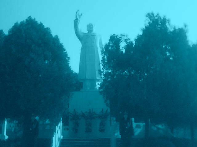 鄭州民眾近來敬立十尊毛主席塑像 - 大寶 - 讓我們先革命起來！