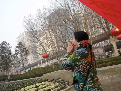 鄭州人民廣場 <wbr> <wbr>給毛主席拜年！