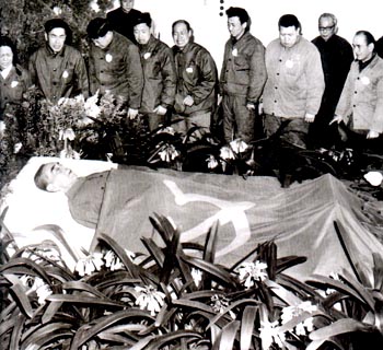 周恩來沙發(fā)椅子辯（2）